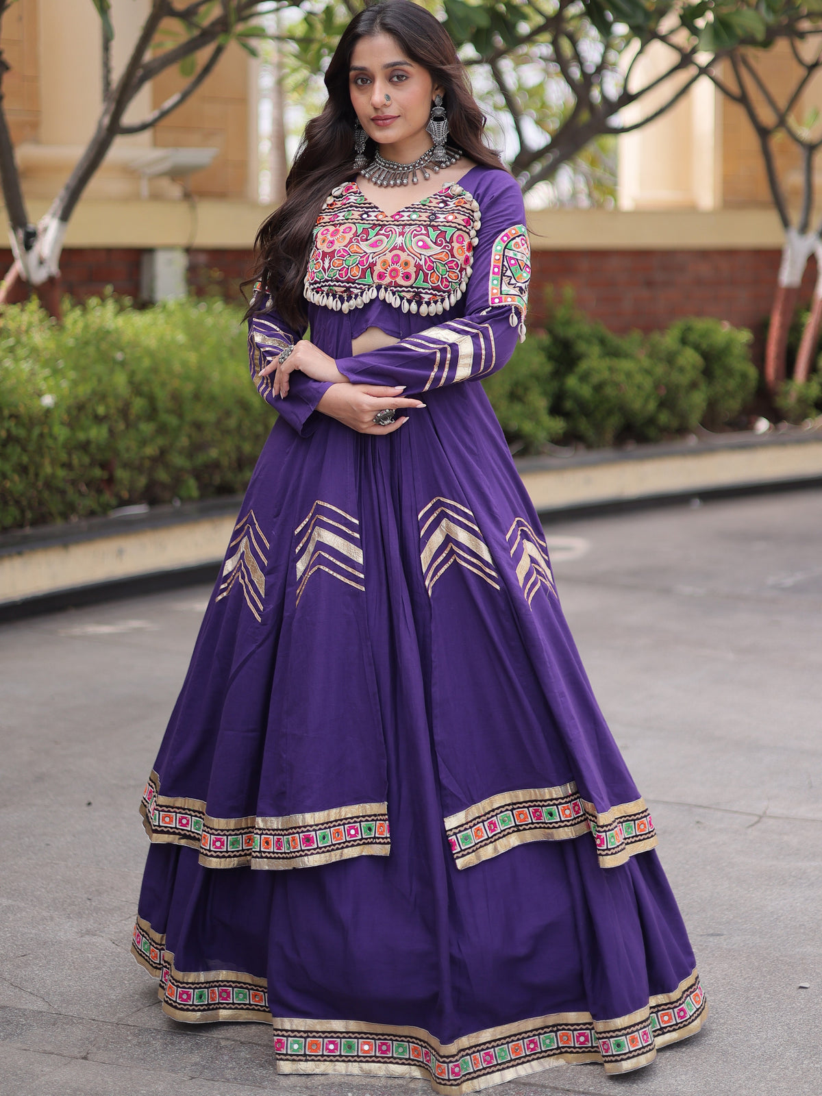 Kora Cotton Gamthi Work Navratri Lehenga With Shrug