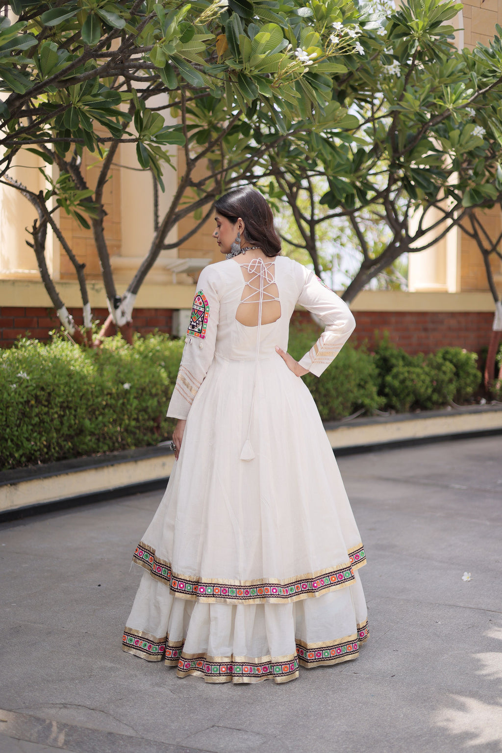 Kora Cotton Gamthi Work Navratri Lehenga With Shrug